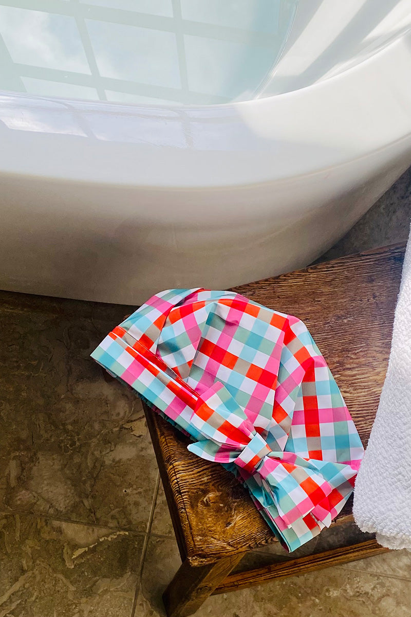 Bow-Tie_shower_cap_gingham_print_near_bath